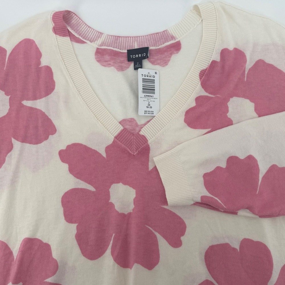 Torrid Sweater Womens 2 2X White Pink Floral V-Neck Pullover Cotton Blend New - Picture 3 of 8